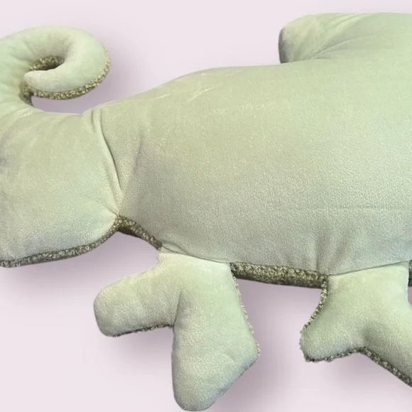 NWT Disney Target Pillowfort Rapunzel Pascal Decorative Pillow Plush - Picture 7 of 9